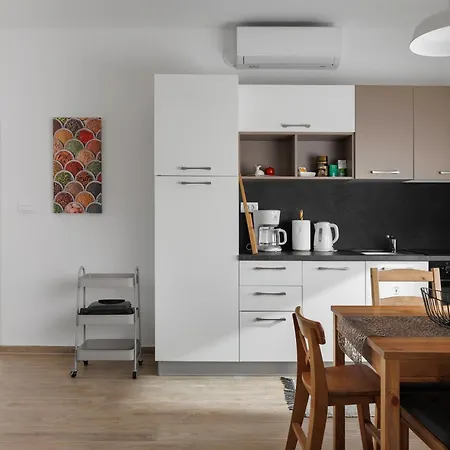 Miha Apartment Loborika